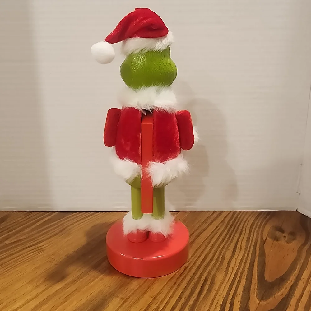 Grinch Nutcracker NWT - Picture 4 of 5